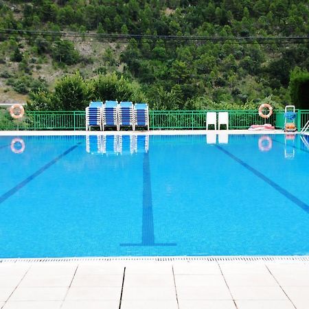 Camping Organya Hotel Екстериор снимка